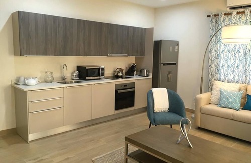 Prospect Condominio | Beautiful Condo across from the beach