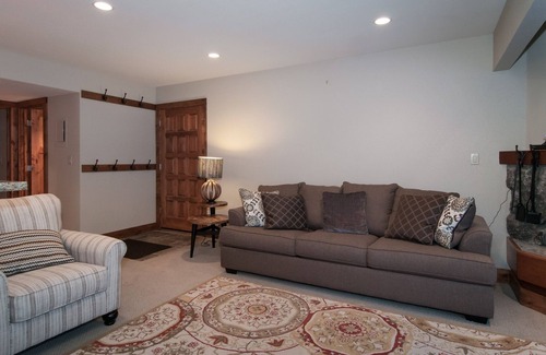Olympic Valley Condominio | Hermoso Condominio en el corazón de Squaw Valley