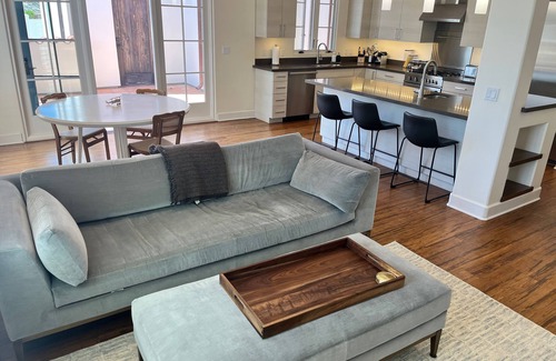Historic Downtown Santa Barbara Condominio | Beautiful Condo in the heart of Santa Barbara