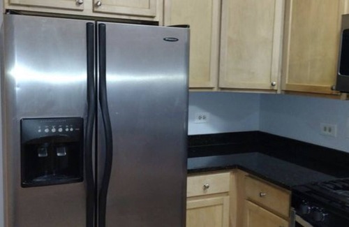 Grand Boulevard Condominio | Beautiful condo in desirable neighborhood close to downtown Chicago