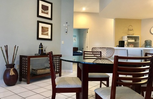 El Cid Condominio | Condominio en campo de golf privado con un entorno tropical 24 horas de seguridad