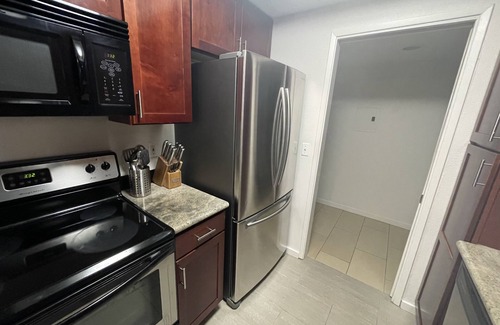 Castro Valley Condominio | Beautiful condo located minutes from downtown Hayward.
