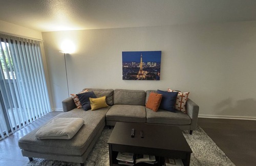 Castro Valley Condominio | Beautiful condo located minutes from downtown Hayward.