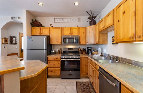 Keystone Casa | Beautiful Condo Nestled in the Pines/Shared Hot Tub/On Shuttle Route To Slopes