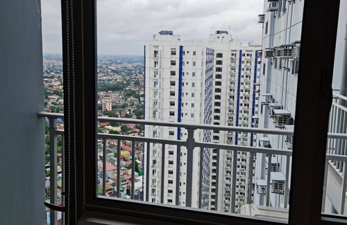Bago Bantay Apartamento | Hermoso Condominio Con Piscinas Etc.