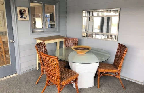 North Shores Condominio | Beautiful condo with amazing canal views!