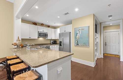Santa Rosa Beach Condominio | PERFECTO CAMA DE 2 REYES + BUNKS M2 BLDG, 5 ESTRELLAS, 1 BLK A LA PLAYA en 30A, Piscinas, Lago!