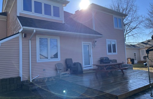 Anchorville Casa | Beautiful Contemporary 3200sq ft Lake Oasis w/ Amazing Views!