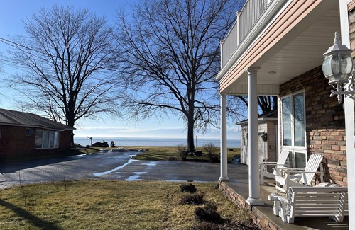 Anchorville Casa | Beautiful Contemporary 3200sq ft Lake Oasis w/ Amazing Views!