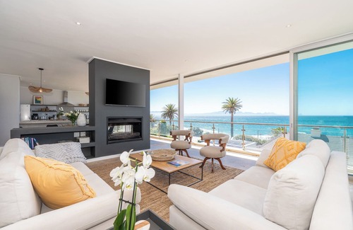 St. James Casa | Beautiful contemporary 4-bedroom house in Cape Town