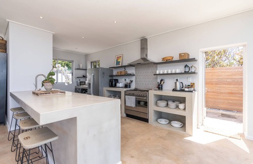 St. James Casa | Beautiful contemporary 4-bedroom house in Cape Town