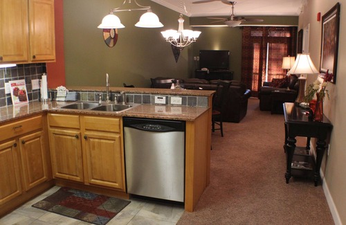 Sevierville Condominio | BEAUTIFUL&CONVENIENT.RIVERFRONT&MOUNTAIN VIEW. (ONLINE BOOKING) FREE CLEANING