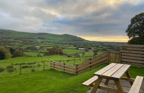 Bryn-crug Casa | Beautiful Converted Barn. Dogs welcome. Dog play field. Walk to local pub.