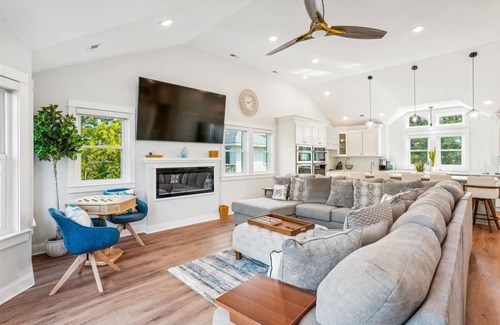 Monteray Shores Casa | Beautiful Corolla Soundfront Home with Private Pool and Secluded Dock!