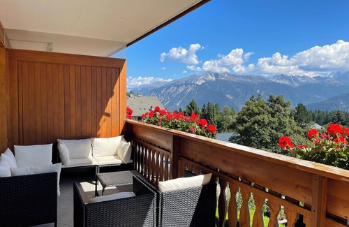Noes Apartamento | Beautiful & cosy apartment with balcony, view and swimming pool