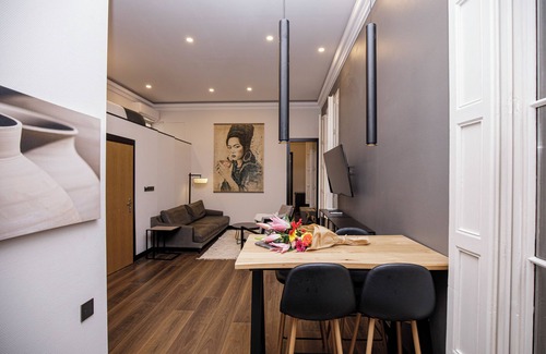 Eixample Apartamento | beautiful cosy apartment,19th century building,safe and very central location