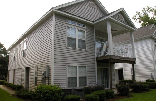 North Myrtle Beach Cabaña | Hermosa cabaña en NMB - Ropa de cama y limpieza incluidas, sin motocicletas