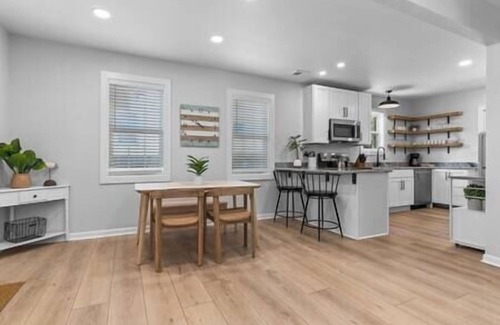 East Ocean View Casa | Beautiful cottage a couple blocks from the beach