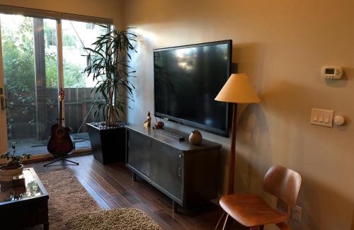 Dolores Heights Casa | Beautiful Cottage, hot tub, in great neighborhood