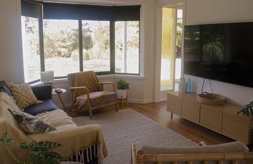 Stieglitz Casa | Beautiful Cottage on an acre