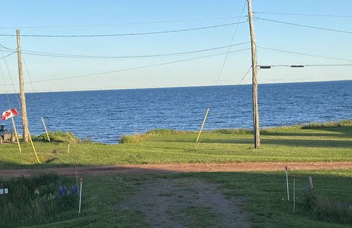 Fernwood Casa | Beautiful cottage overlooking the Northumberland straight!!