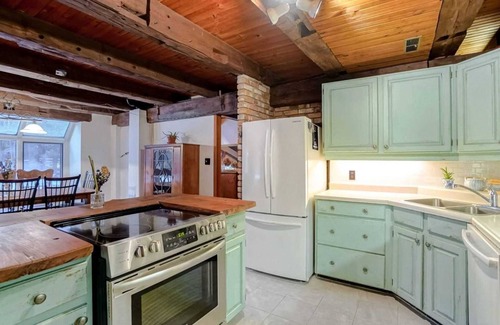 Chatsworth Cabaña | Beautiful Cottage - Sleeps 14+ Trails Sauna Fire pit No Neighbours