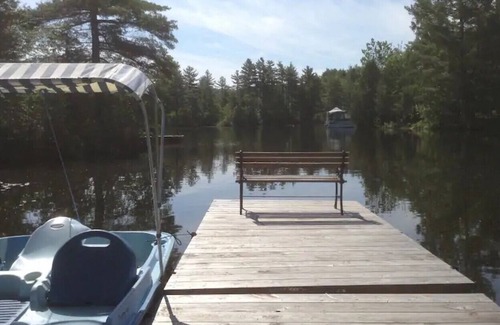 Orford Lake Cabaña | Hermosa casa de campo - La Nymphea junto al lago