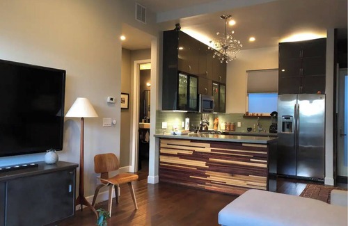 Eureka Valley Cabaña | Beautiful Cottage, hot tub, in great neighborhood