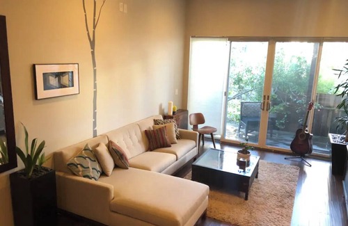 Eureka Valley Cabaña | Beautiful Cottage, hot tub, in great neighborhood