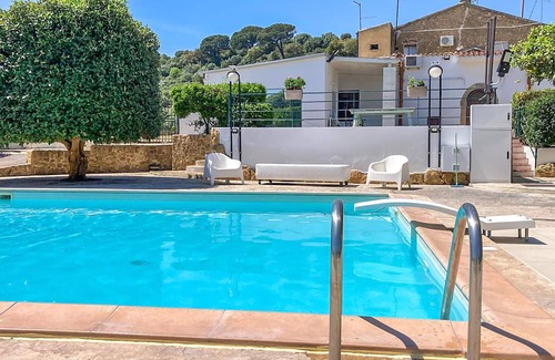 Caltagirone Casa | Alojamiento de 4 habitaciones en Caltagirone