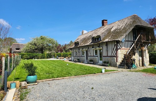 Annebault Cabaña | Beautiful cottage with heated pool, sleeps 8