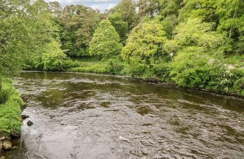 Dromahair Otro | Beautiful Cottage with Gardens, Patio & Fireplace