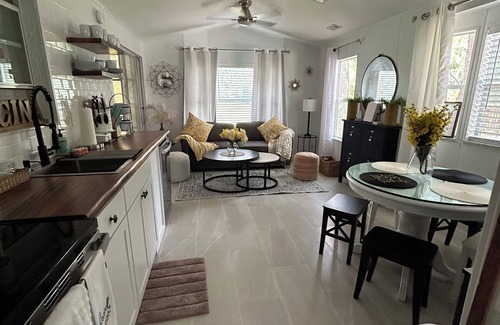 Kissimmee Cabaña | Beautiful Cottage! Your Home Away From Home. 4 miles from Disney, Kissimmee