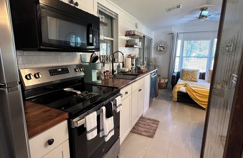 Kissimmee Cabaña | Beautiful Cottage! Your Home Away From Home. 4 miles from Disney, Kissimmee