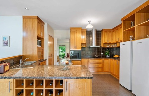 New Norfolk Casa | Beautiful country home in the Derwent Valley