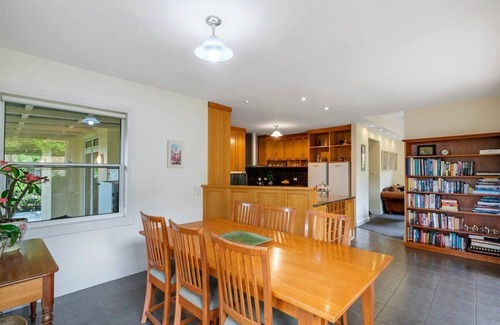 New Norfolk Casa | Beautiful country home in the Derwent Valley