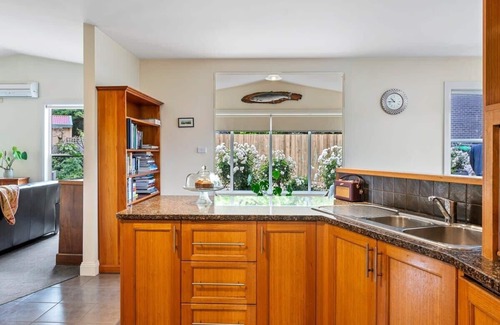 New Norfolk Casa | Beautiful country home in the Derwent Valley