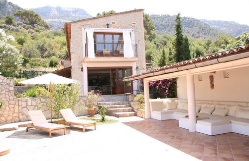 Biniaraix Villa | Hermosa villa de campo con piscina privada y jardín enorme