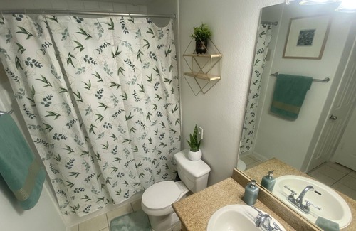 Shady Acres Apartamento | Beautiful & Cozy 2Bed/2Batg in The Heights