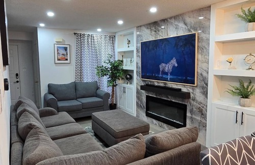 Barrie Casa | Beautiful, cozy and peaceful 2-bedroom and 1.5 bath home in Barrie