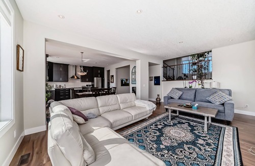 Airdrie Casa | Beautiful cozy home, Just 20 minutes from Calgary airport