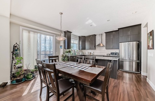Airdrie Casa | Beautiful cozy home, Just 20 minutes from Calgary airport
