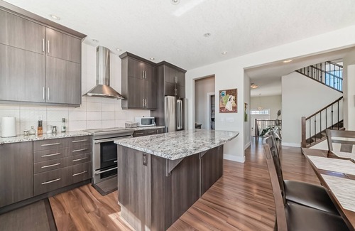 Airdrie Casa | Beautiful cozy home, Just 20 minutes from Calgary airport