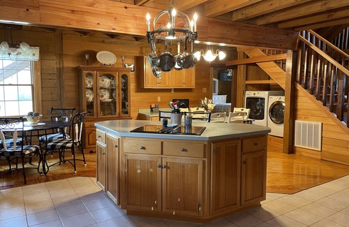 Deep Run Casa | Beautiful Creek-front Cabin convenient to Greenville and Kinston