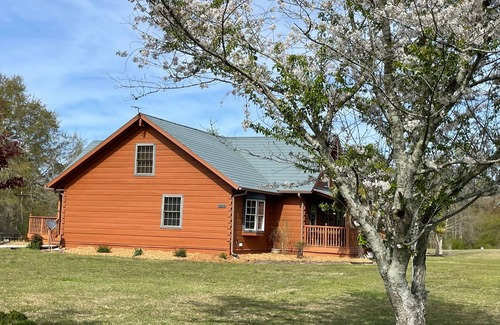 Deep Run Casa | Beautiful Creek-front Cabin convenient to Greenville and Kinston