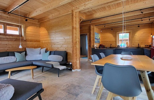 Gross Koeris Casa | Maravillosa casa de vacaciones privada con WIFI, terraza, vista panorámica y aparcamiento