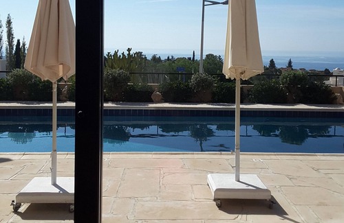 Tala Villa | Precioso y espacioso chalet con piscina privada y preciosas vistas al mar