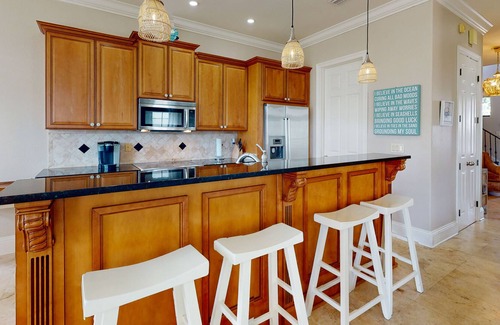 Villa Lago Casa | Beautiful dog-friendly home on golf course with outdoor pool, 6-seater golf cart