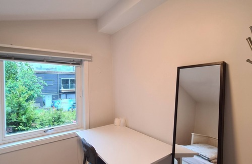 Skedsmo Casa | Beautiful Double Bed in DT Serene Villa near Oslo | Lillestrøm K5