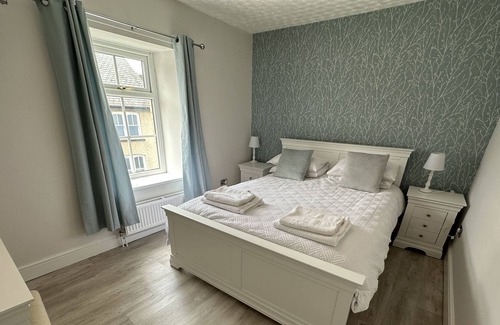 Laugharne Apartamento | Beautiful double fronted Welsh cottage with hot tub